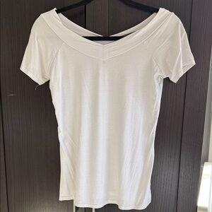 Classic White V-Neck Short Sleeve Top